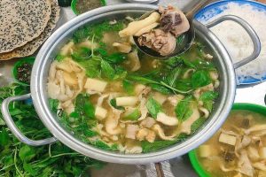 Cách nấu lẩu gà lá é thơm đậm vị ai cũng làm được