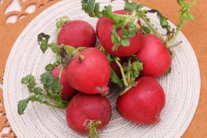Củ cải đỏ là gì? Công dụng, tác hại và lưu ý khi ăn củ cải đỏ